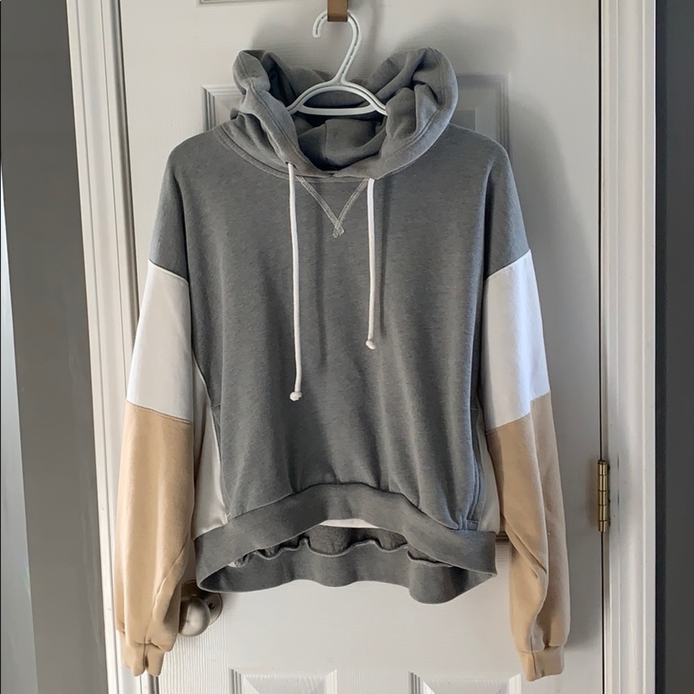 Color block crop hoodie